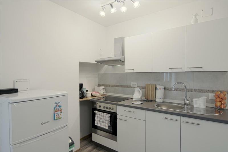 Ana Carera Apartma